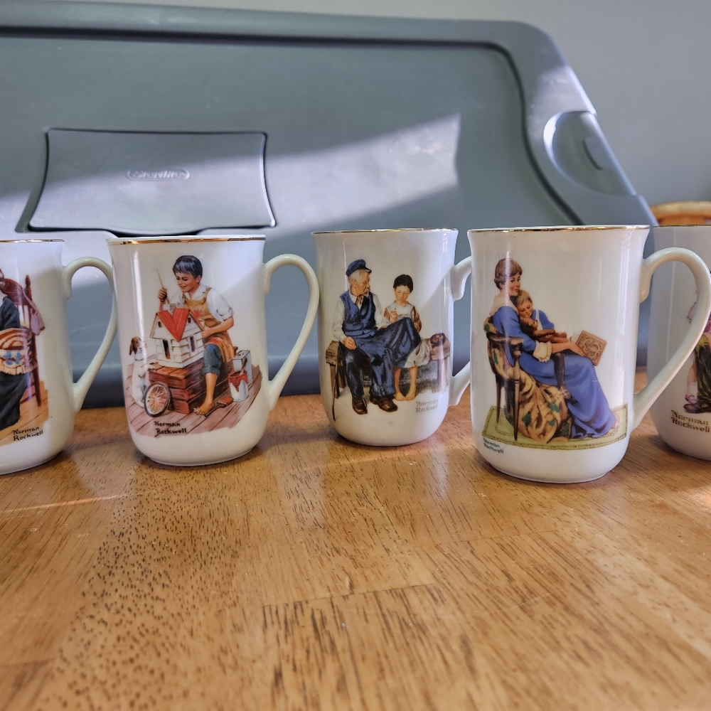 Vintage Norman Rockwell Set of 8 Cups 1982